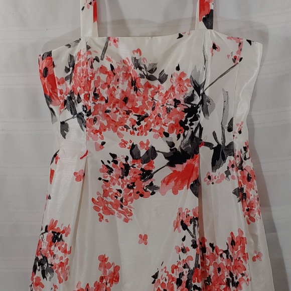 Jessica H Dress - Picture 2 of 8